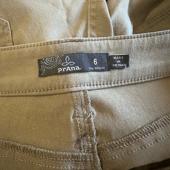 prAna Women's Briann Pant size 6
W4317TL08
Green
32” inseam - Picture 2 of 9